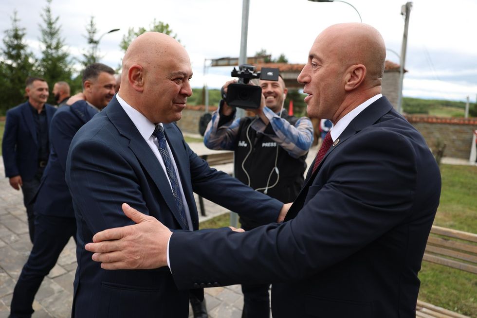 AAK zgjedh sot kryetarin e ri  Gjini pritet ta marrë drejtimin e partisë