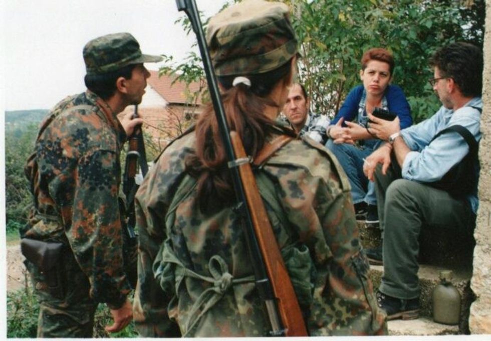 Lufta që vazhdon brenda tyre  Trauma e gazetarëve që raportuan nga zonat e luftës në Kosovë