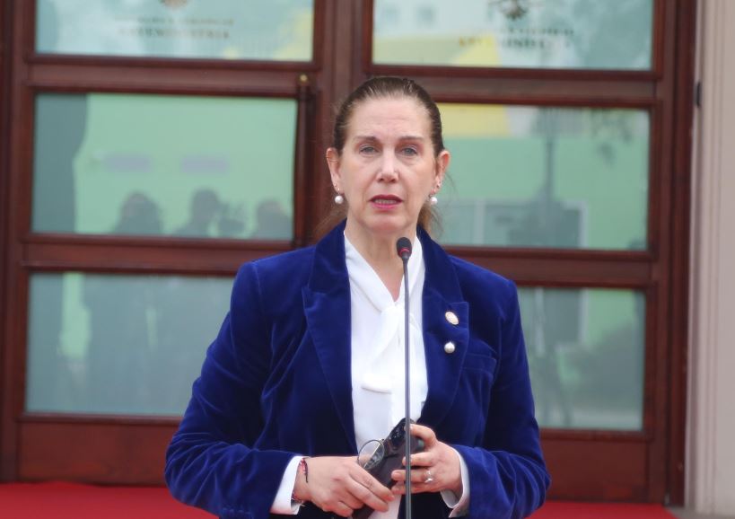 Ministrja e Arsimit  Mirela Kumbaro jep udhëzimet për Maturën Shtetërore