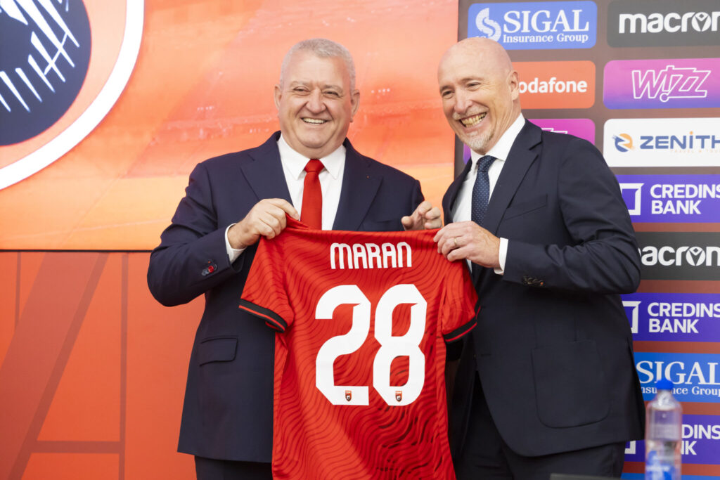 Maran  entuziast nga Italia  Me Shqipërinë dua Europianin  do të mësoj gjuhën shqipe 