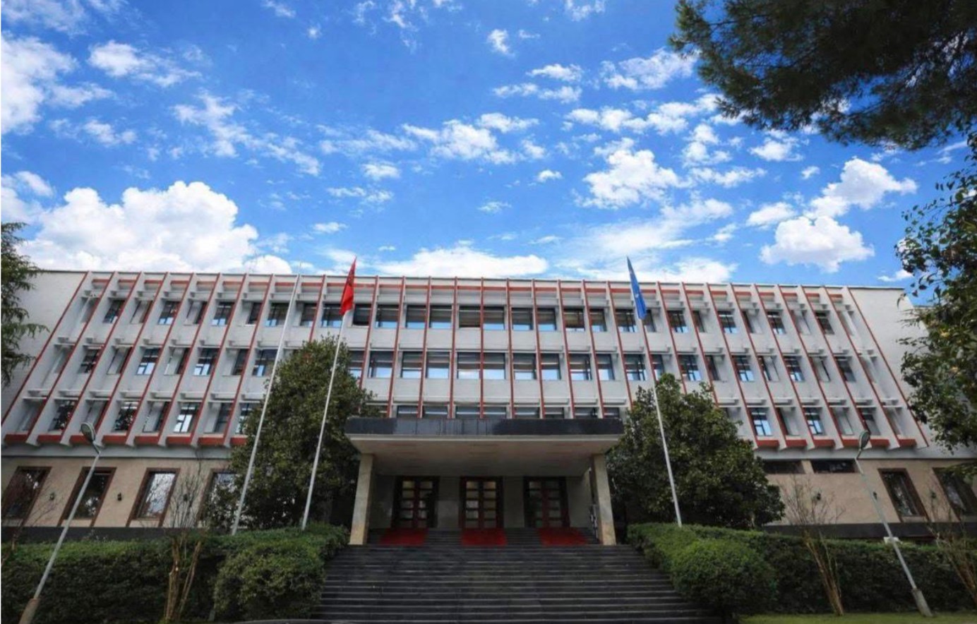 Tirana zyrtare notë verbale Rusisë për sulmin në kompleksin rezidencial të ambasadorit