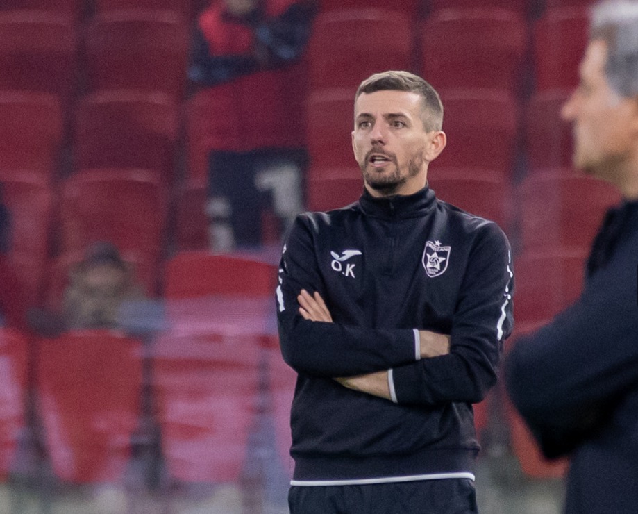 Derbi me Tiranën  pret koka  trajnerësh  Kërnaja nuk është i pari që e pëson te Partizani