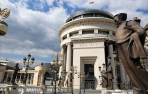 Prokuroria ende pa raport nga Ministria e Shëndetësisë për operacionet e dyshimta