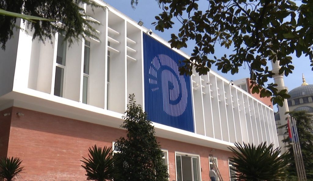 Kryesia e PD së miraton statutin  Ja kur dalin listat për Këshillin Kombëtar