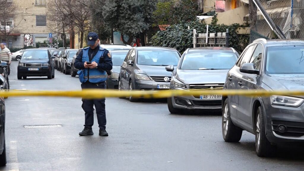 Plagosje te “Nisharaku” në Tiranë, policia