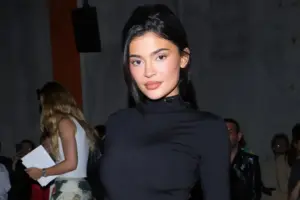 Ish-punonjësja padit Kylie Jenner: “Më detyruan