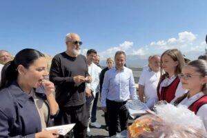 një muaj pas inaugurimit