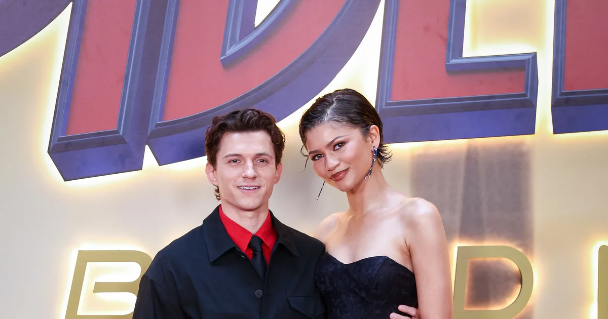 Pas 5 vitesh  Zendaya dhe Tom Holland bëjnë paraqitjen e parë në tapetin e kuq