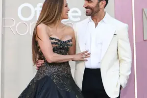Jennifer Lopez dhe Brett Goldstein