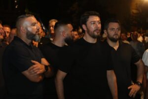 Avokati nxjerr prapaskenat e protestës: E