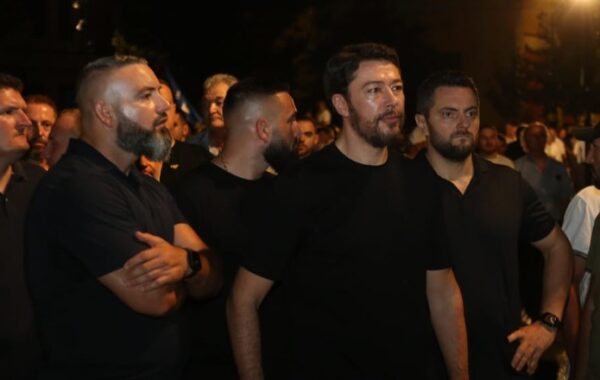 Avokati nxjerr prapaskenat e protestës: E