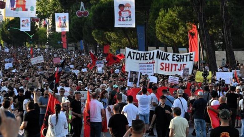 Protestuesit  përcjellës mesazhi shprese apo zhurmues të jetës urbane 
