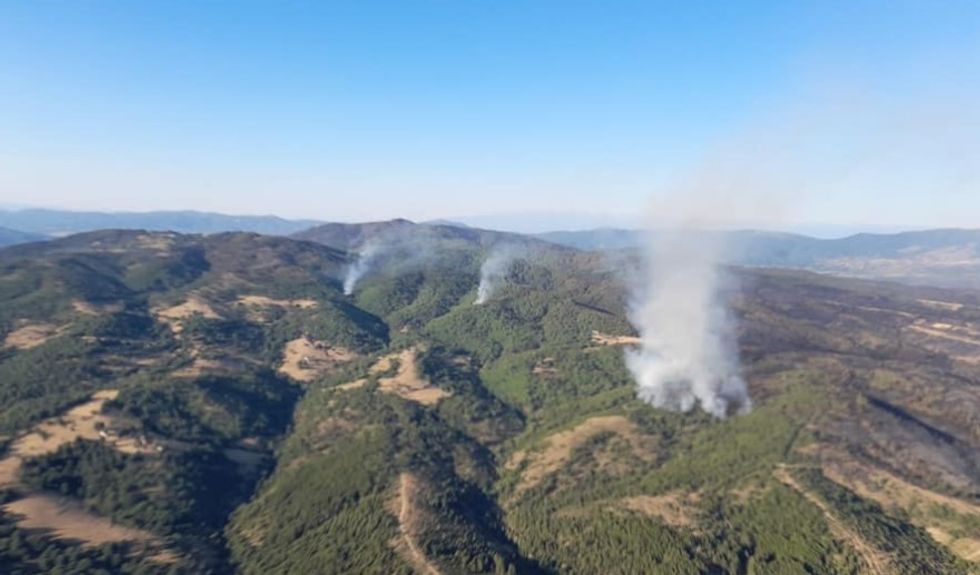 Zjarri pranë Velesit del sërish jashtë kontrollit  era përkeqëson situatën
