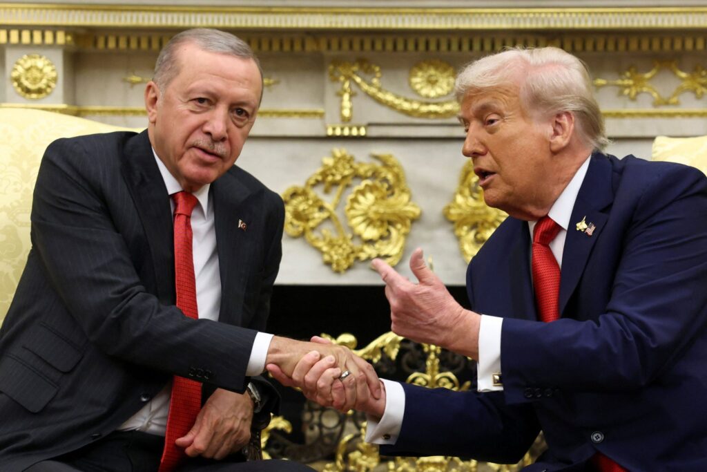 Erdogan bindi Trump të ndalte një plan kundër Iranit  Pretendimi i ish shefit të inteligjencës izraelite
