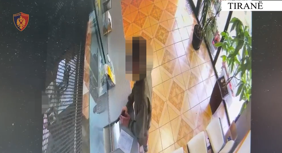 DEL VIDEO   Momentet kur 23 vjeçari tentoi grabitjen në Shkozë me pistoletë lodër