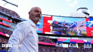 Dorëheqja e papritur e Steve Clarke pas kontratës së re dhe daljes nga Botërori