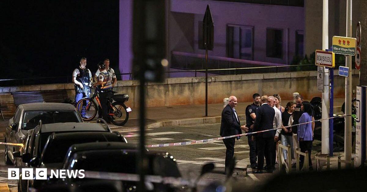në Monaco plagos