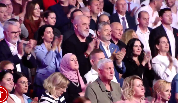 në Pallatin e Kongreseve