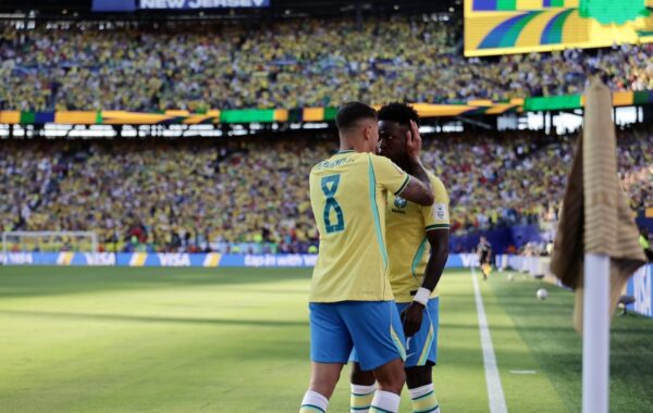 Vinicius: Ancelotti më bën të ndihem