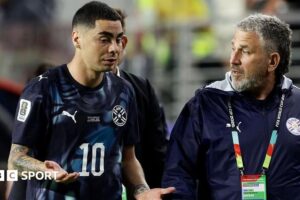 FIFA i heq akreditimin komentatorit pas
