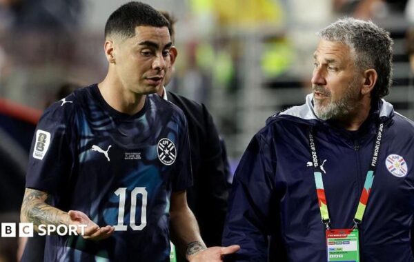 FIFA i heq akreditimin komentatorit pas