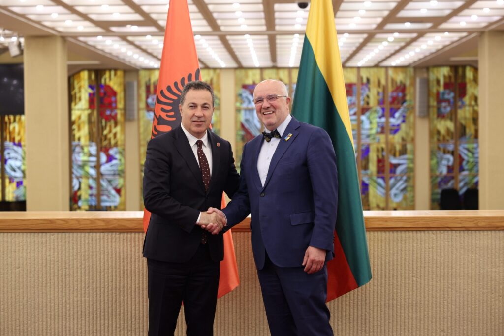 Niko Peleshi takon homologun lituanez Juozas Olekas  Lituania mbështet Shqipërinë drejt BE së