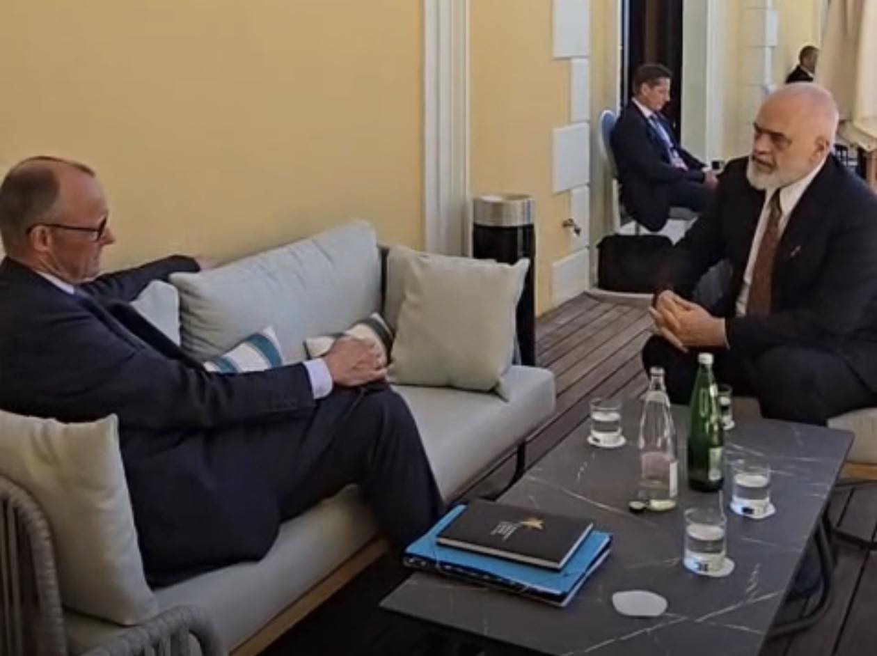 FOTOLAJM  Edi Rama publikon foton e fundit nga Mali i Zi me Kancelarin Friedrich Merz