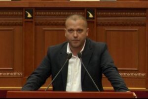 nga Greqia dhe