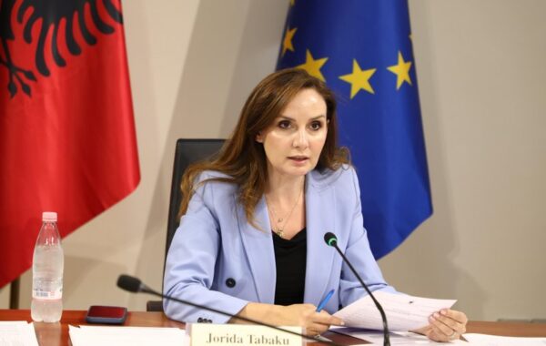 përballet me sfida serioze