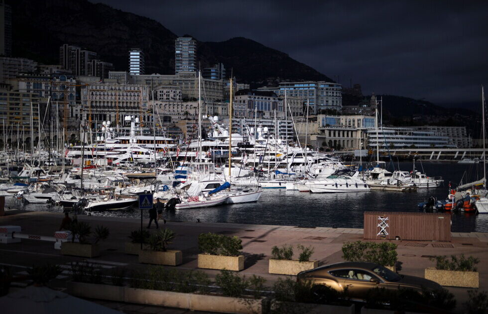 në Monaco