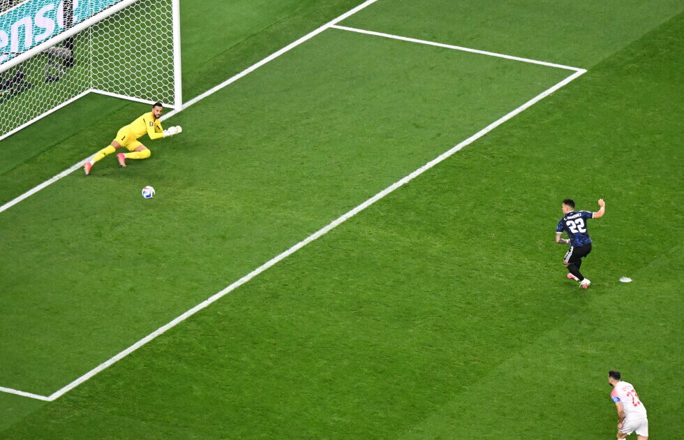 Messi nga stoli shënon sërish, Argjentina