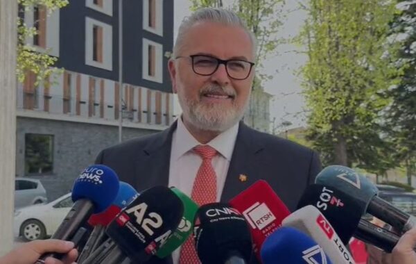 të zbatojnë urgjentisht detyrën