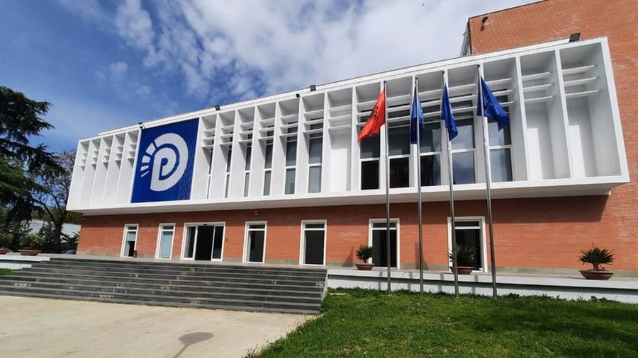 Kushtetuesja rrëzoi kërkesën për komision hetimor mbi  McGonigal  dhe pranoi atë për zgjedhjet e 11 majit  vjen reagim