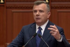 si mund ta dredhë burri