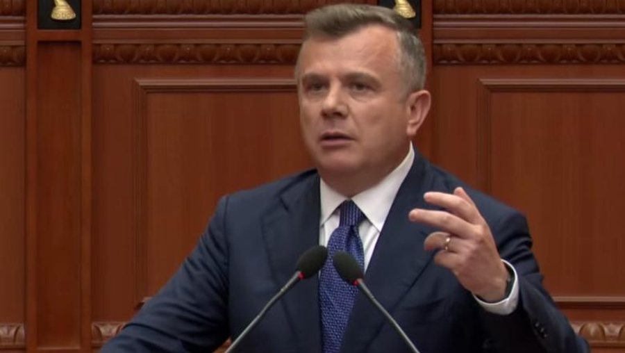 si mund ta dredhë burri