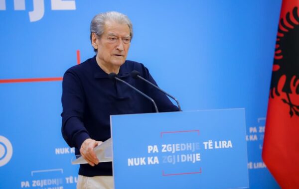 Berisha thirrje demokratëve: Mbështesni protestën, do
