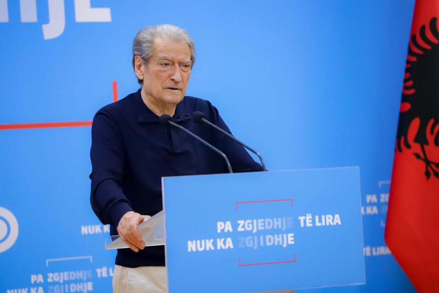 Berisha thirrje demokratëve  Mbështesni protestën  do shpëtojë Shqipërinë