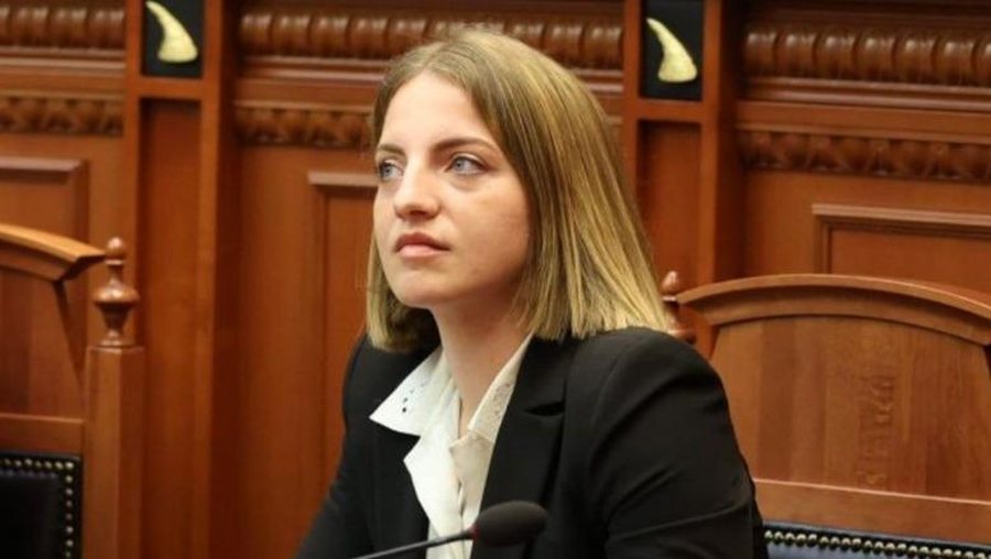 Koçeku mesazh Bajrave në Shkodër  Nëse familjes sime i preket një qime floku  do t ju shkatërroj