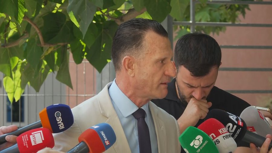 ta eliminonin politikisht dhe