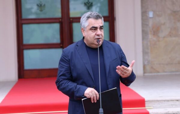 marrë nga qytetarët