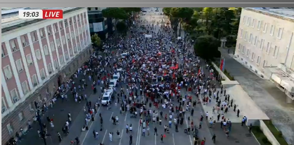 protesta e 16-të para