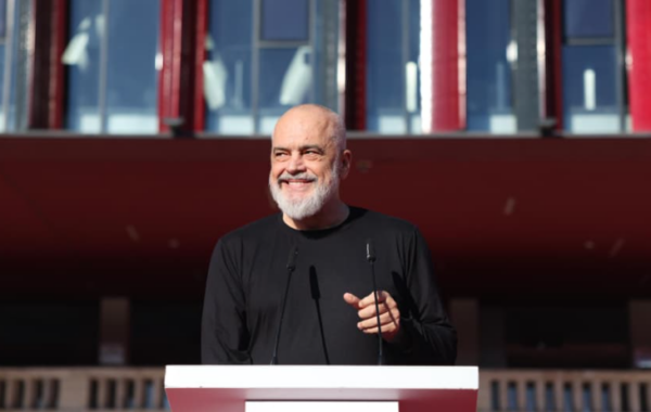 Rama: Shqipëria, amaneti i socialistëve!