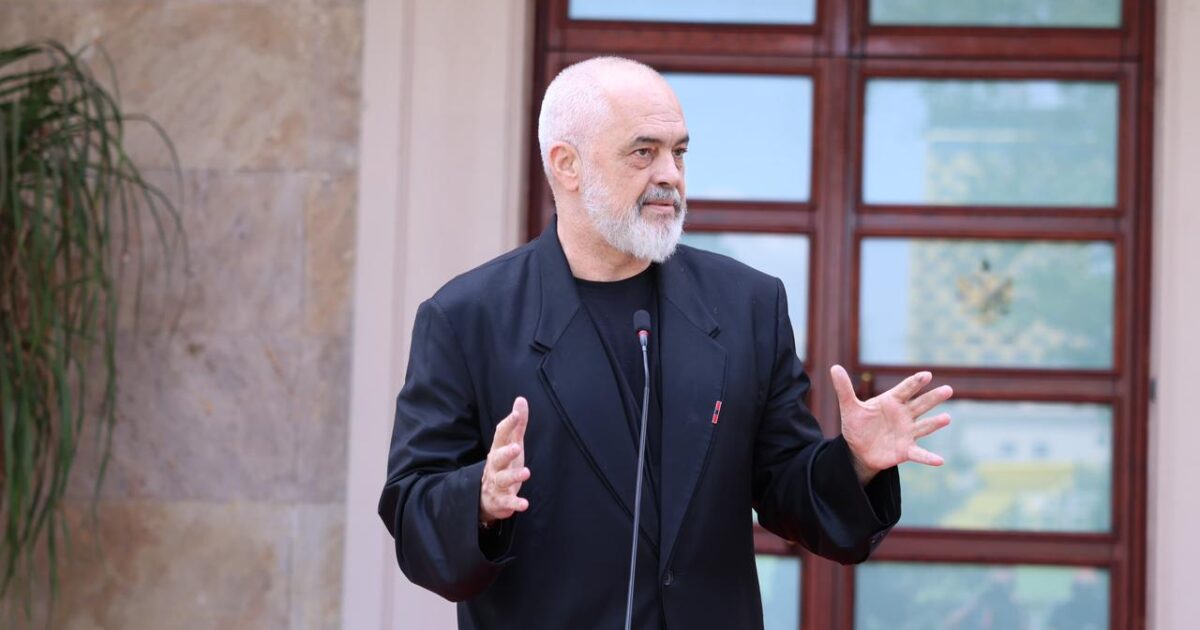 nuk është Shqipëria që po