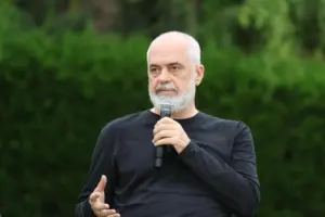 Nuk më