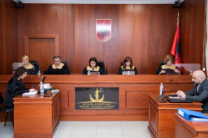 konfirmimin në detyrë