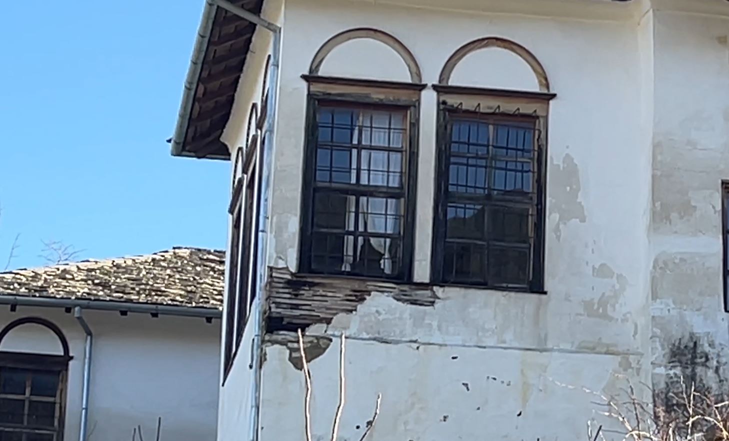 Problemet e pronësisë në Gjirokastër  braktisen godinat karakteristike rrezikohen vlerat muzeale
