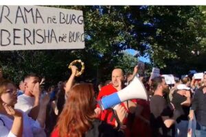 “Rama në burg, Berisha në