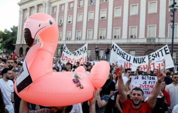 Protestat për