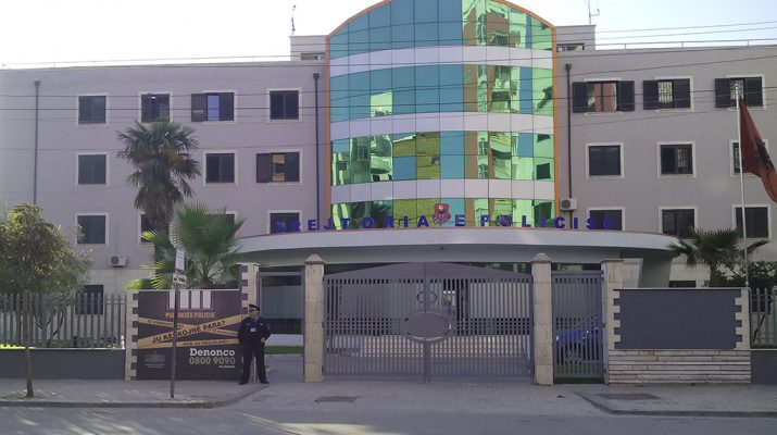 U bllokuan në Durrës  dërgohen për ekspertizë gurët që mendohen të jenë prej diamanti