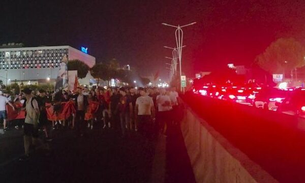 Synimi i protestës është paralizimi